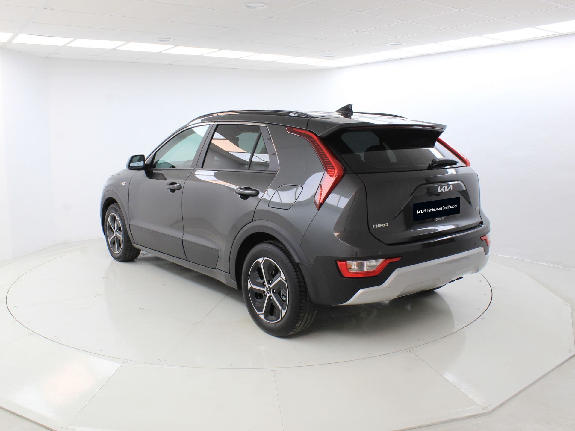 Kia Niro 1.6 GDi HEV 95kW (129CV) Concept, color Interstellar Gray (metalizado), 2026, foto 3 de 8