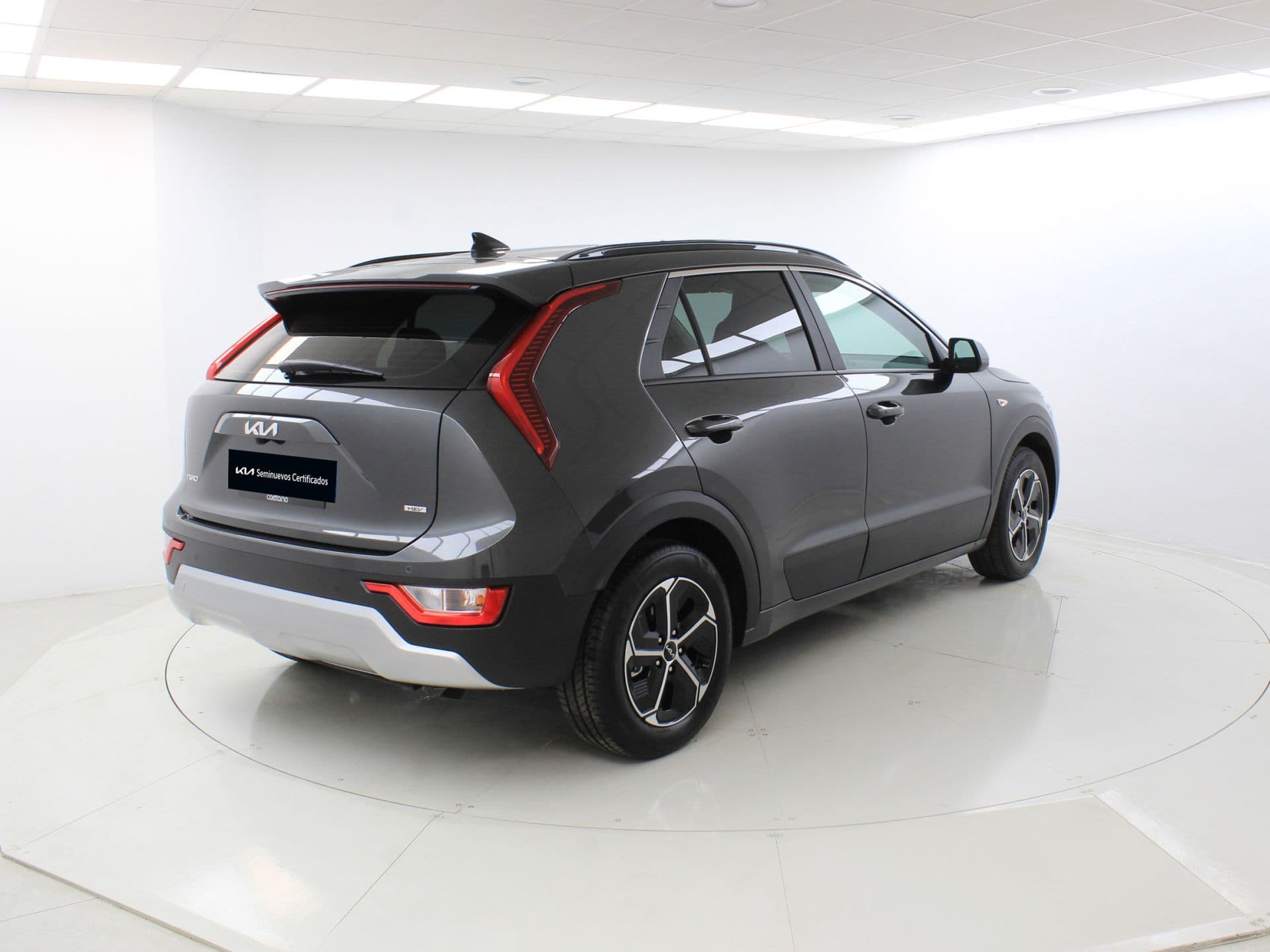 Kia Niro 1.6 GDi HEV 95kW (129CV) Concept, color Interstellar Gray (metalizado), 2026, foto 4 de 8