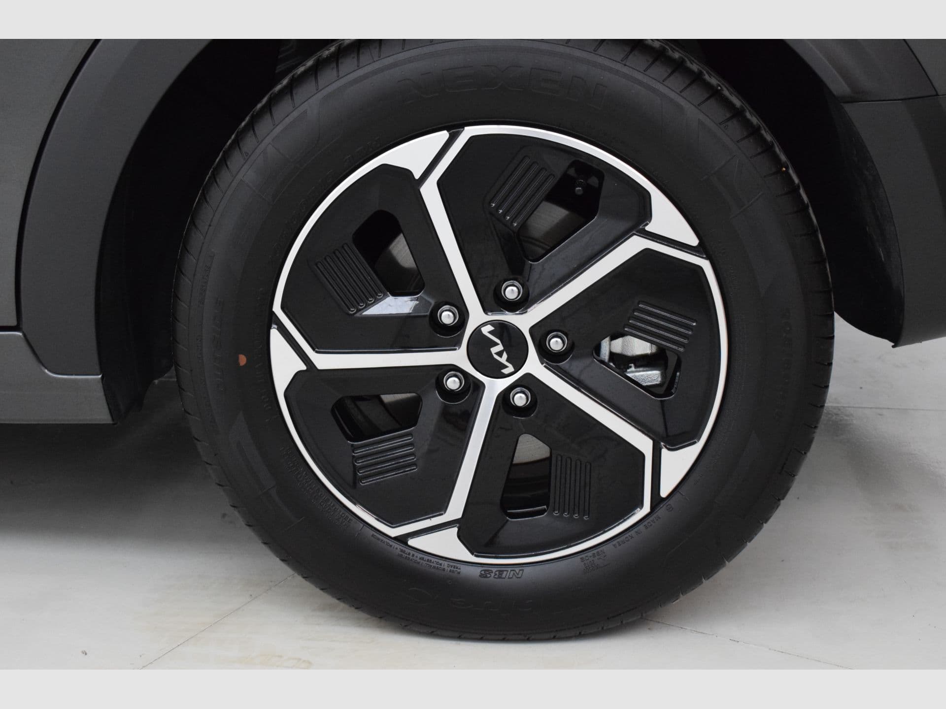 Kia Niro 1.6 GDi HEV 95kW (129CV) Concept, color Interstellar Gray (metalizado), 2026, foto 8 de 8