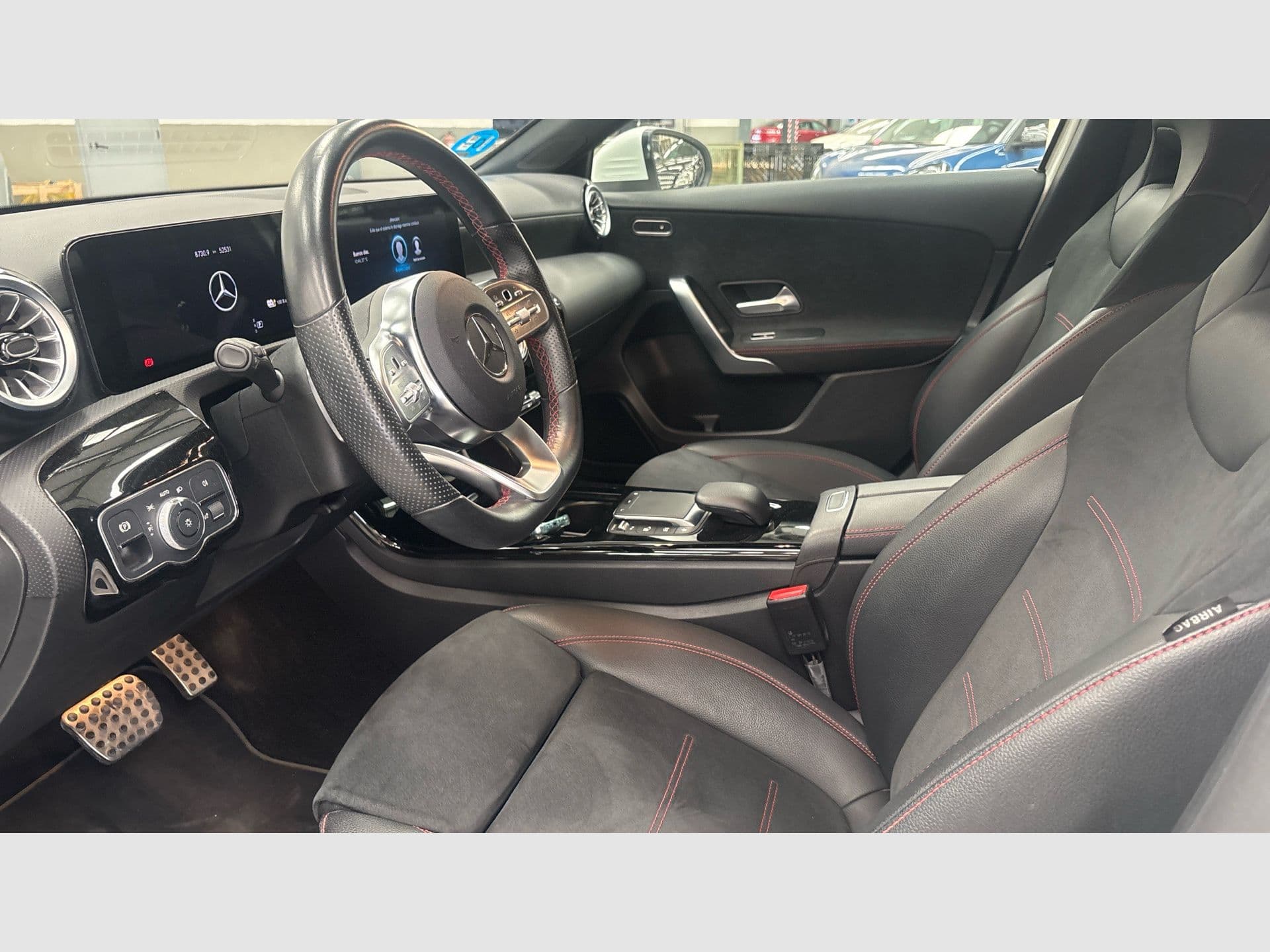Mercedes-Benz Clase A Sedán A 250 e, color Blanco polar, 2022, foto 6 de 8