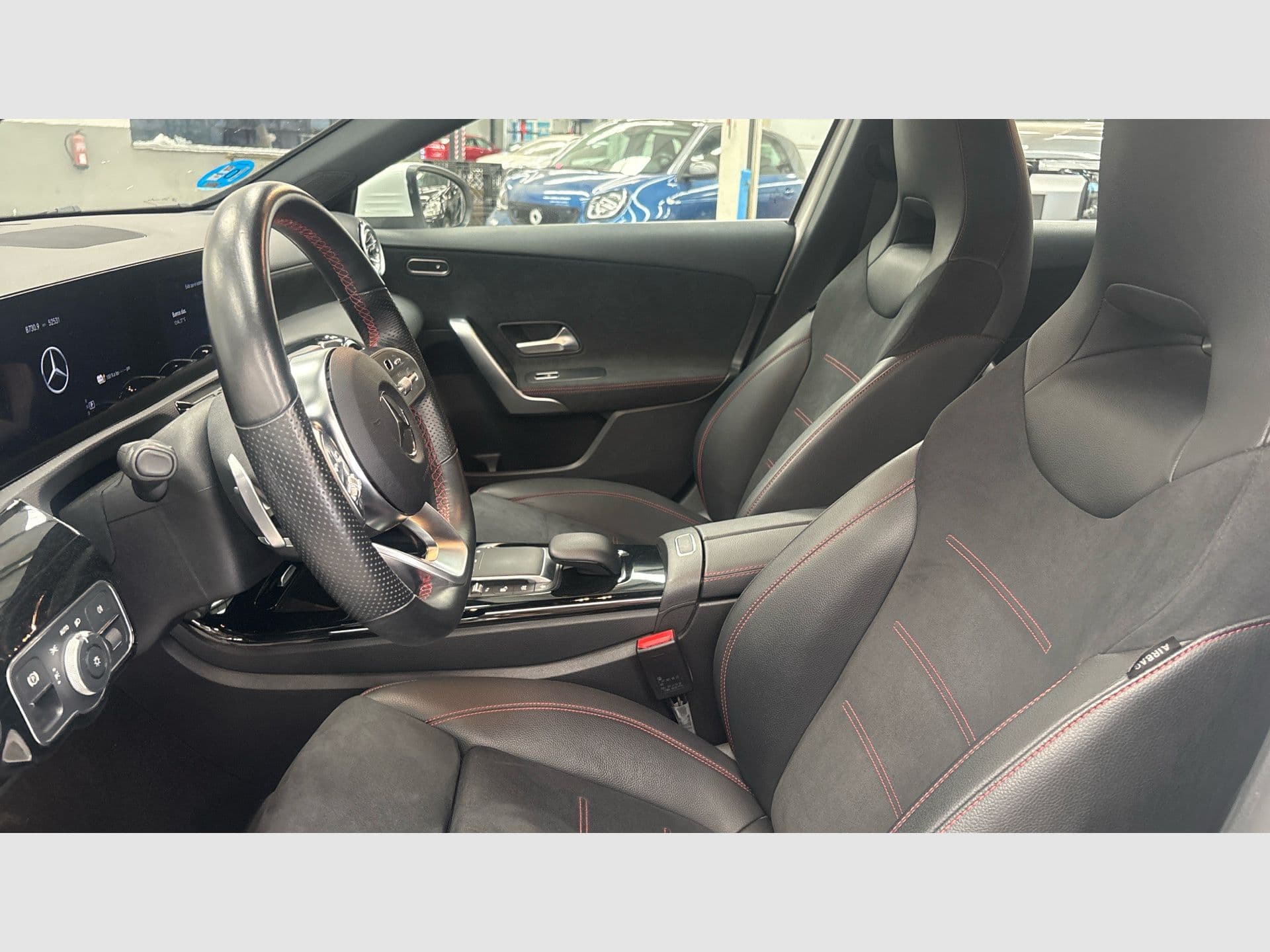 Mercedes-Benz Clase A Sedán A 250 e, color Blanco polar, 2022, foto 7 de 8
