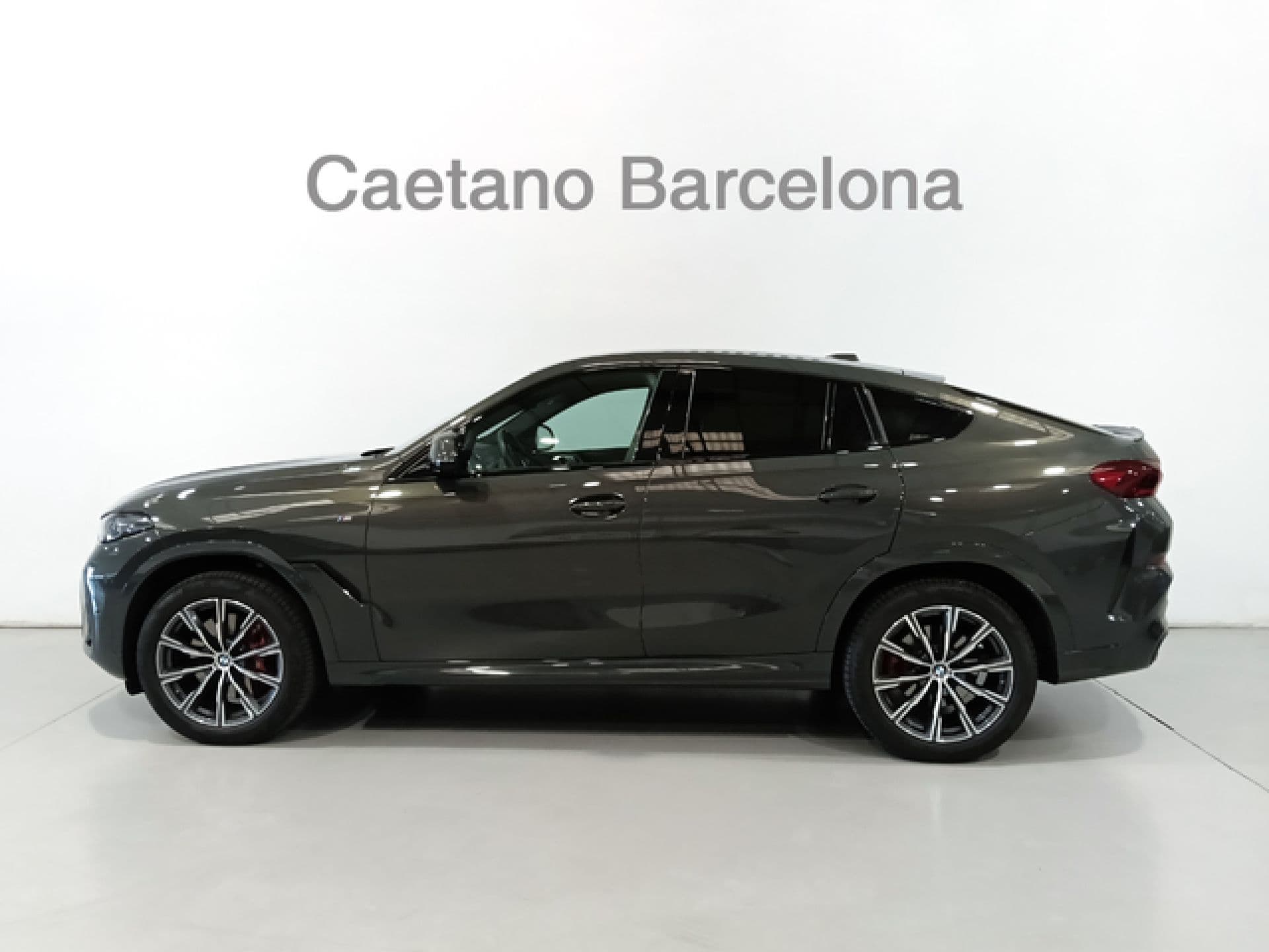 BMW X6 xDrive40d M Sport, color BMW Individual Dravit Grey (metalizado), 2025, foto 3 de 8