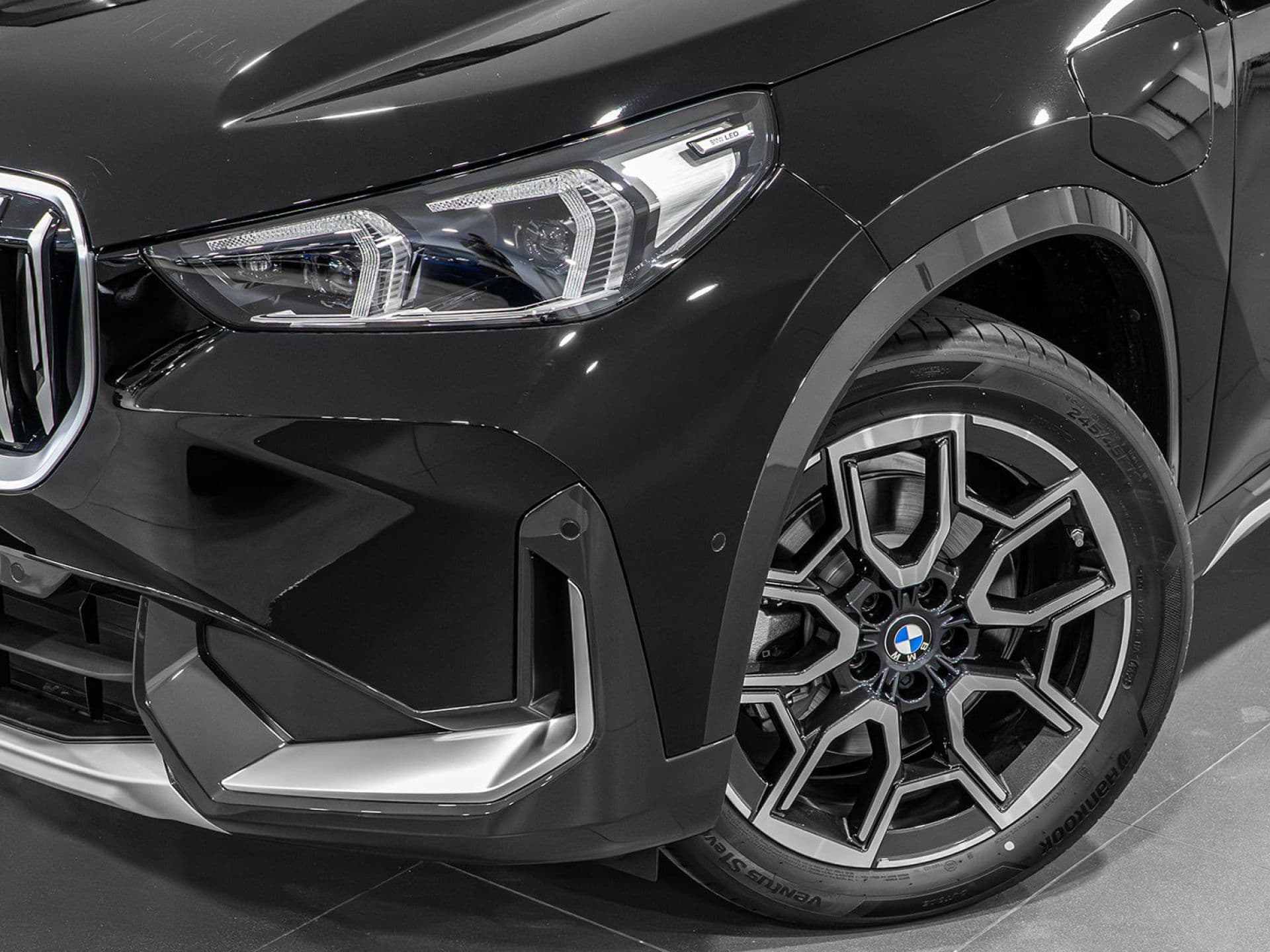BMW X1 xDrive25e, color Negro (sólido), 2026, foto 6 de 12