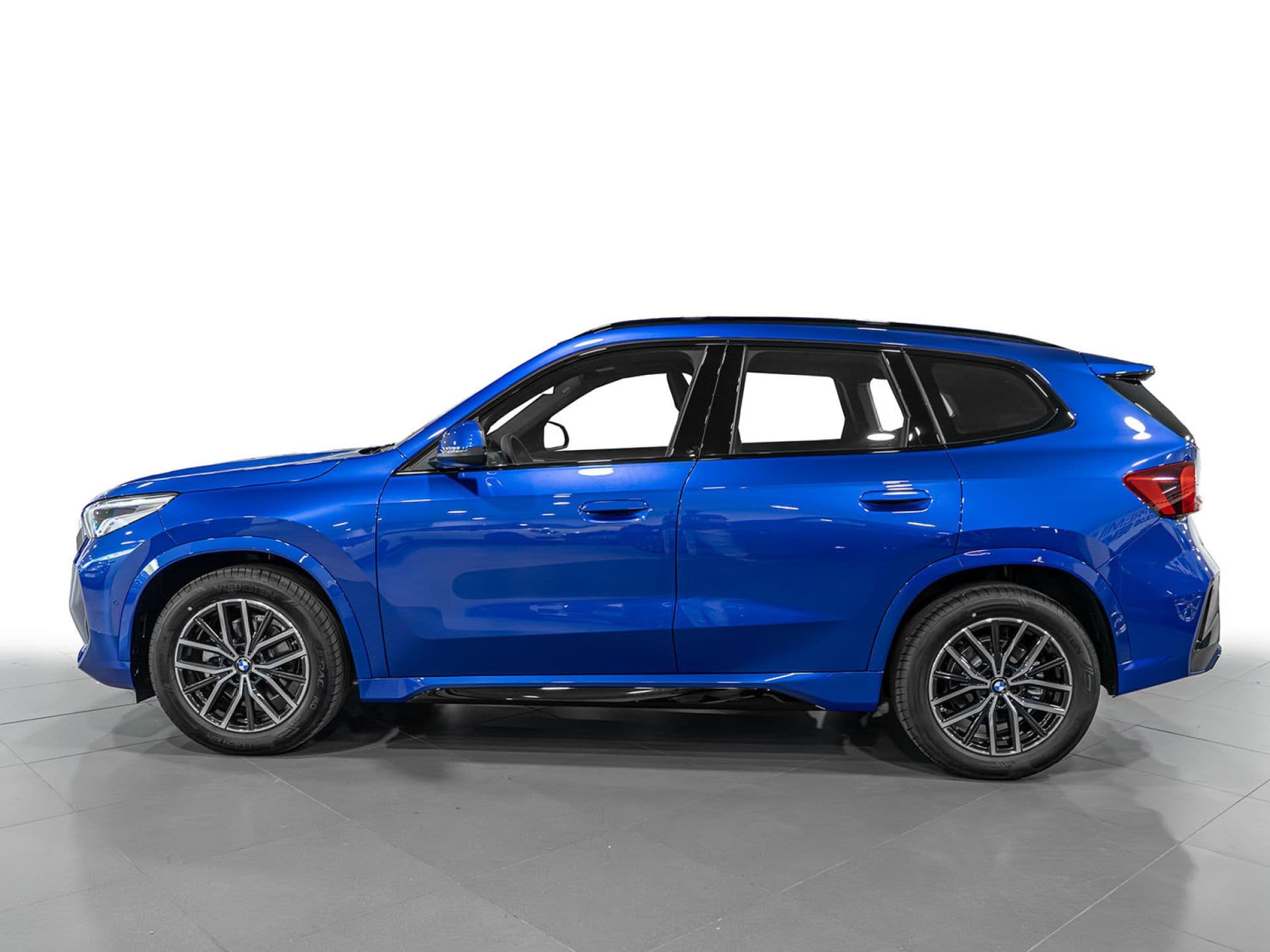 BMW X1 sDrive20d, color Portimao Blau (metalizada), 2026, foto 3 de 12