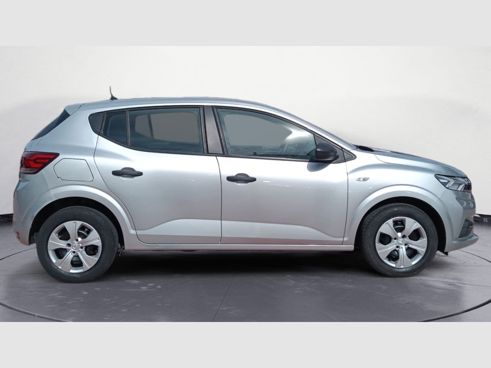 Dacia Sandero Essential SCe 49kW (65CV), color Gris Cometa (metalizado), 2021, foto 5 de 6