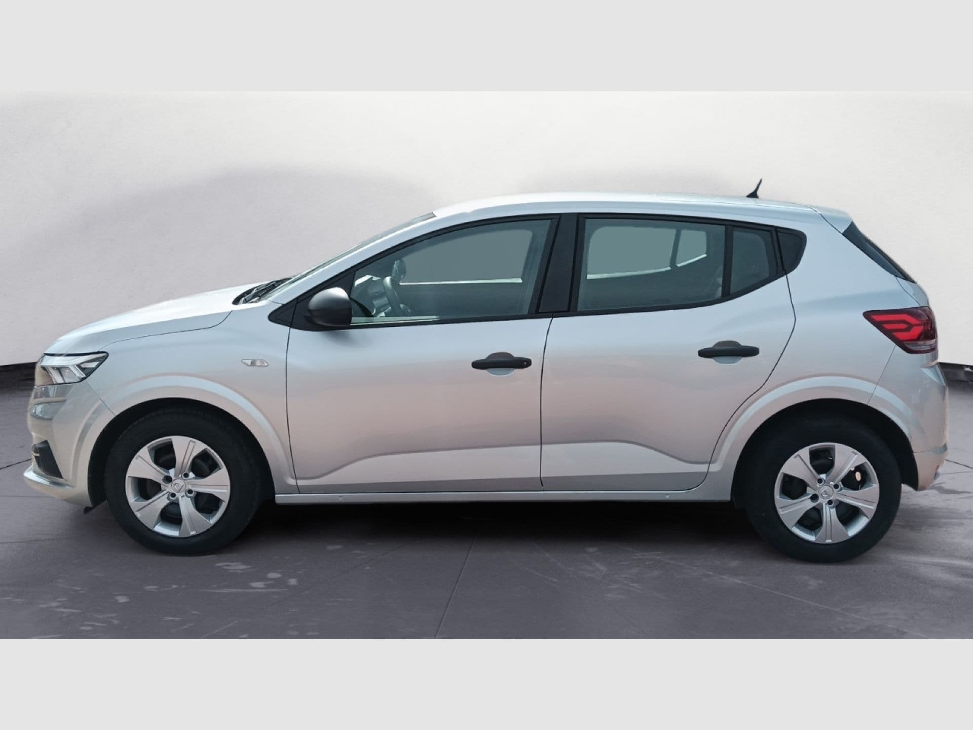 Dacia Sandero Essential SCe 49kW (65CV), color Gris Cometa (metalizado), 2021, foto 6 de 6