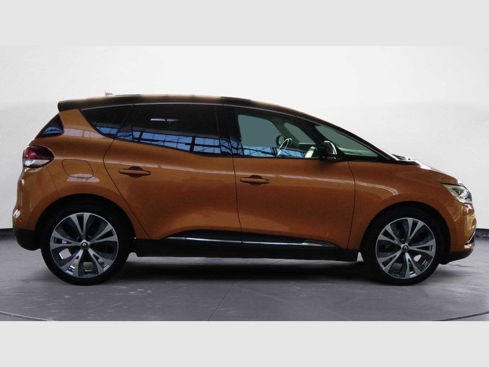 Renault Scenic Zen Energy TCe 103 kW (140CV), color Amarillo Miel (metalizado especial), 2018, foto 4 de 6
