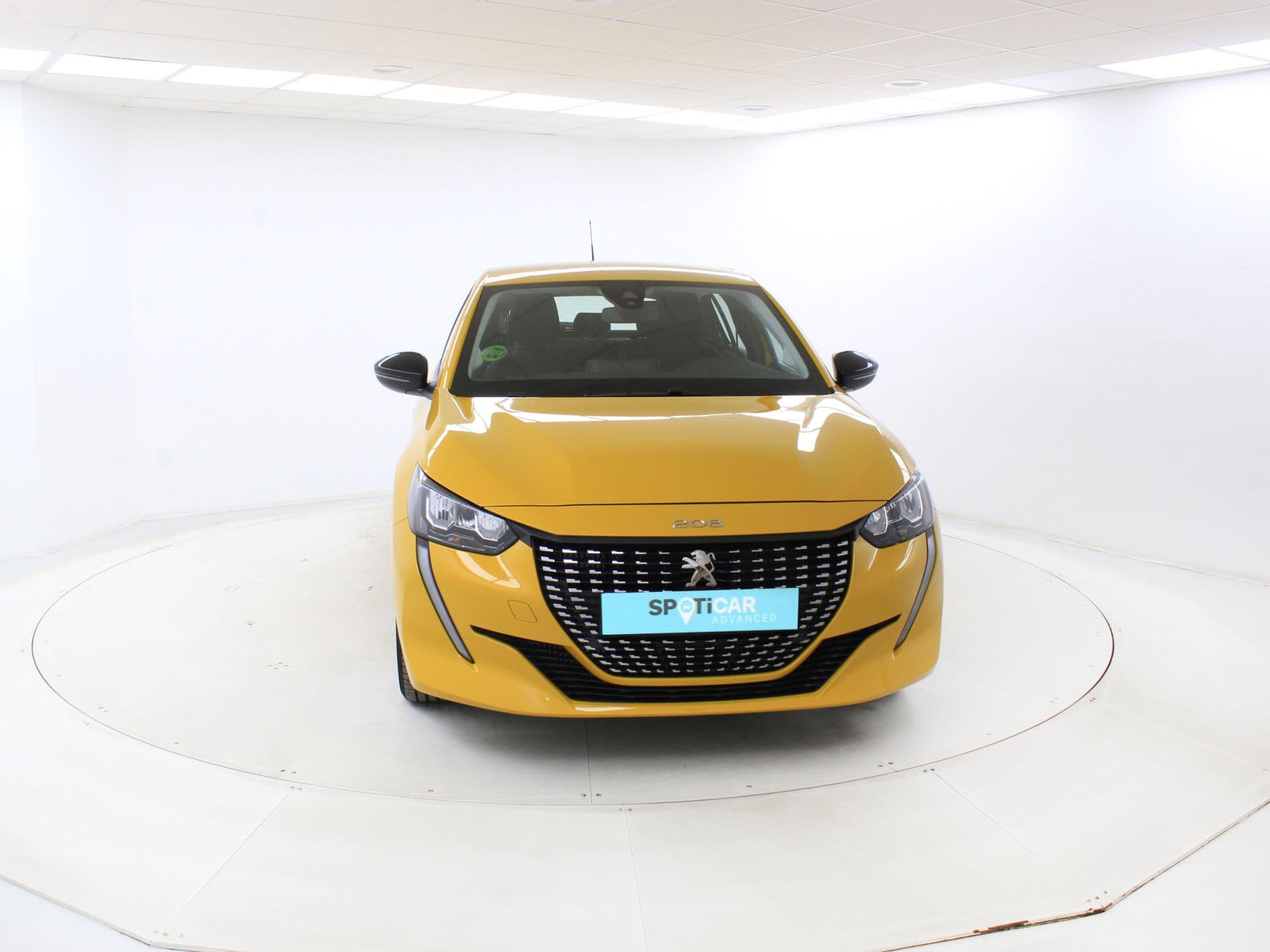Peugeot 208 BlueHDi 73kW (100CV) Active Pack, color Amarillo Faro (metalizado), 2022, foto 3 de 6
