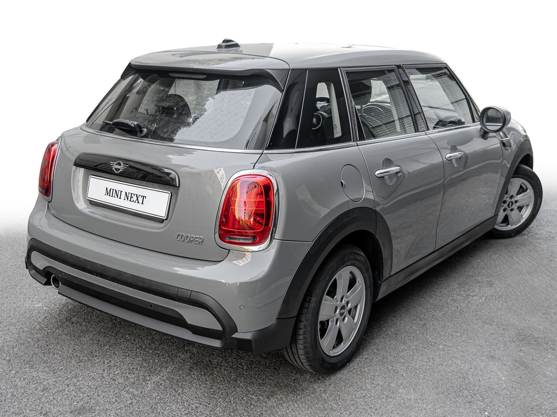 Mini Mini COOPER 5 PUERTAS, color Moonwalk Grey Metalizada, 2022, foto 4 de 8