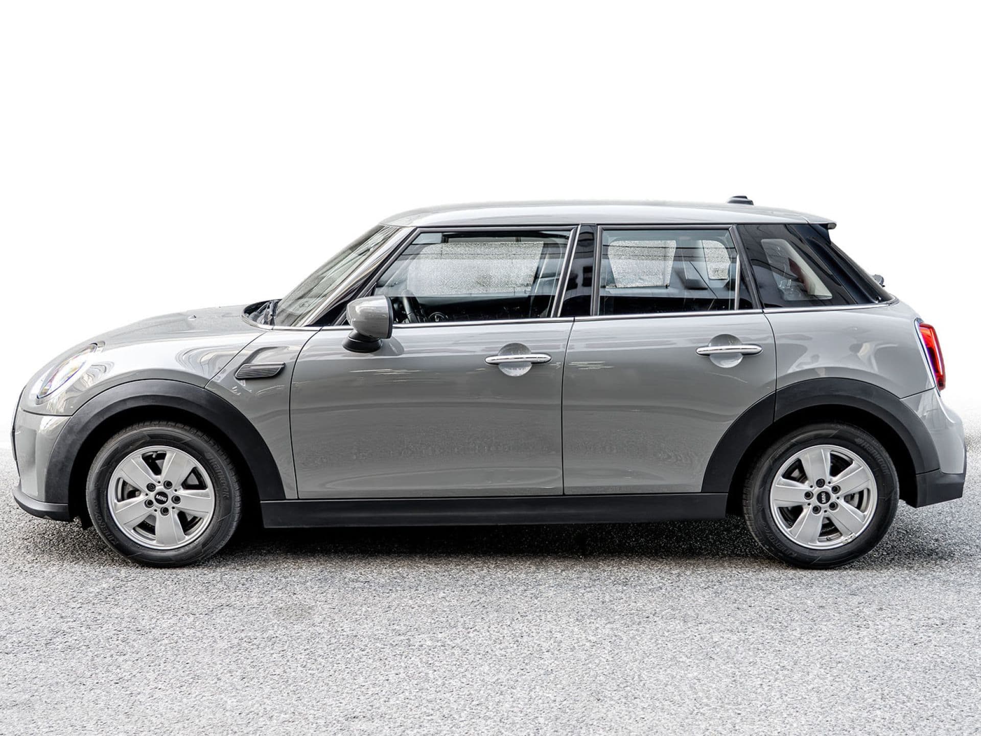 Mini Mini COOPER 5 PUERTAS, color Moonwalk Grey Metalizada, 2022, foto 3 de 8
