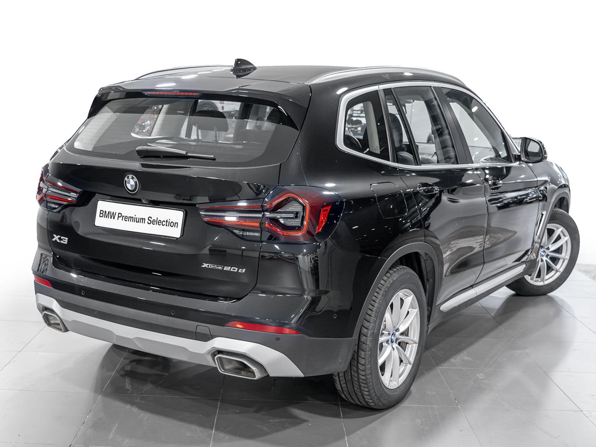 BMW X3 xDrive20d xLine, color Saphirschwarz (metalizado), 2022, foto 4 de 8