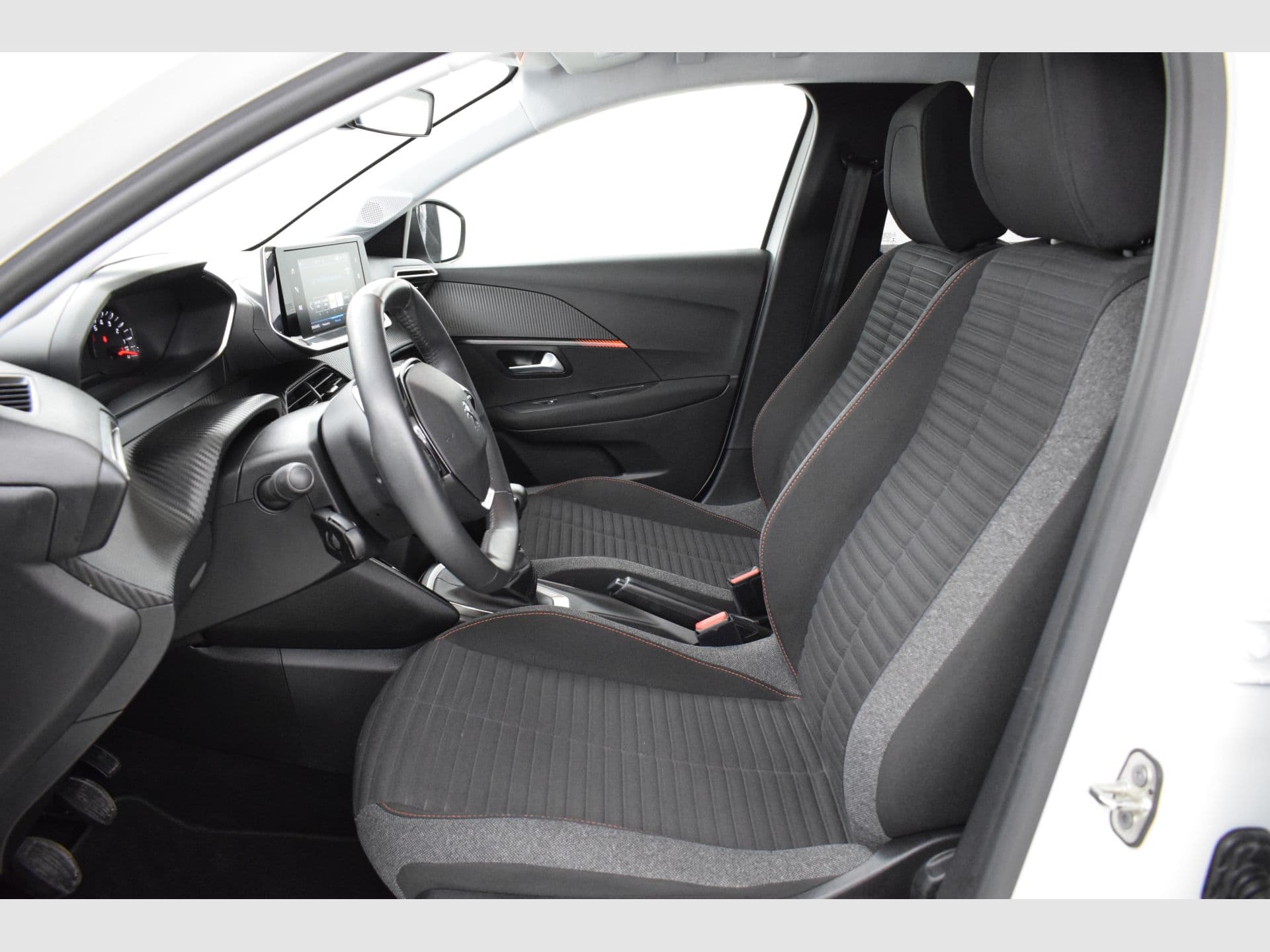 Peugeot 208 PureTech 73kW (100CV) Active Pack, color Rojo Elixir (especial), 2022, foto 6 de 6
