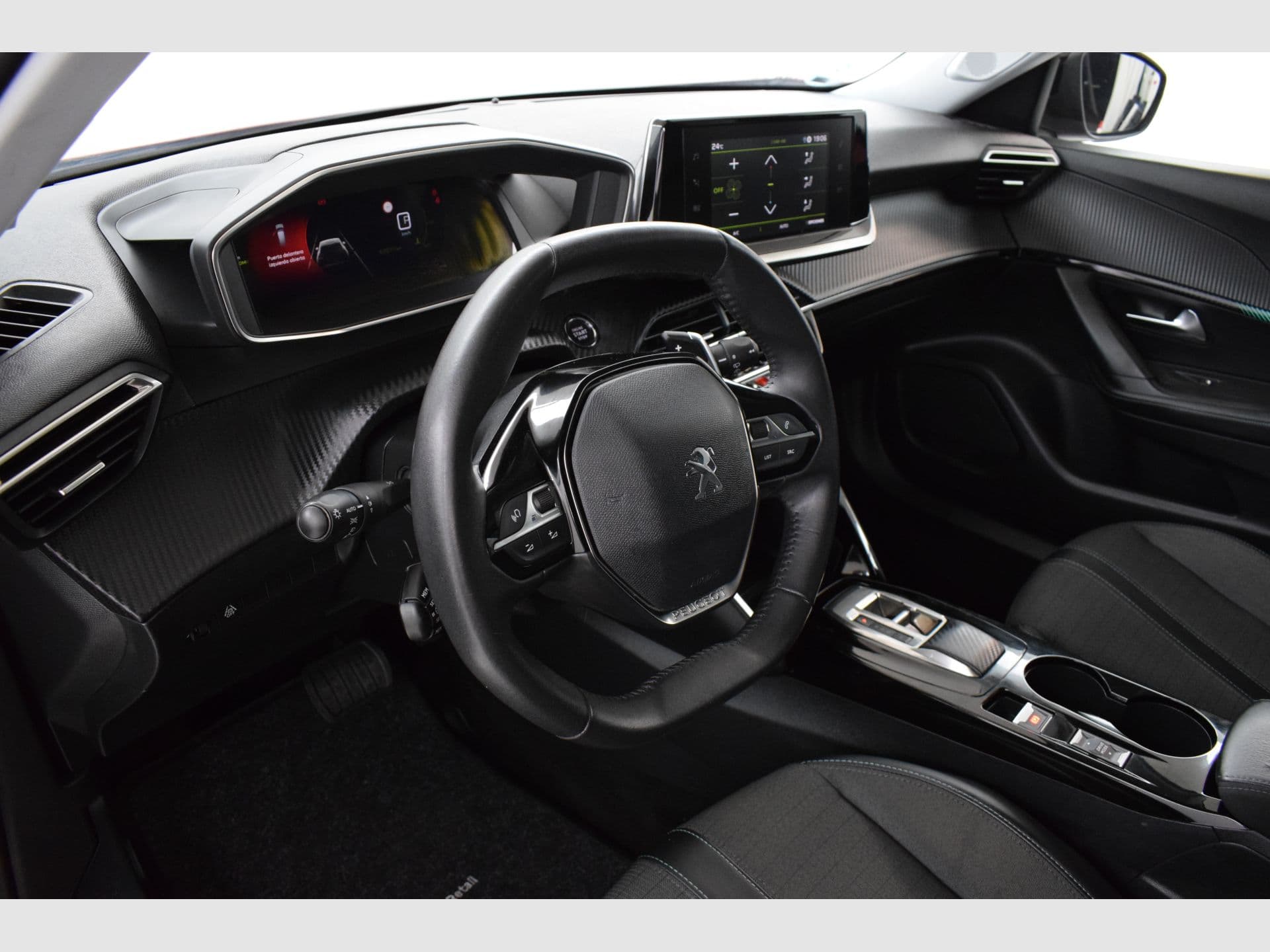 Peugeot 2008 Allure Pack Puretech 130 S&S EAT8, color Orange Fusion (metalizado), 2021, foto 6 de 6