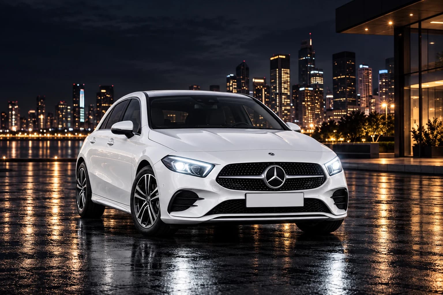 Mercedes-Benz Clase A blanco de noche
