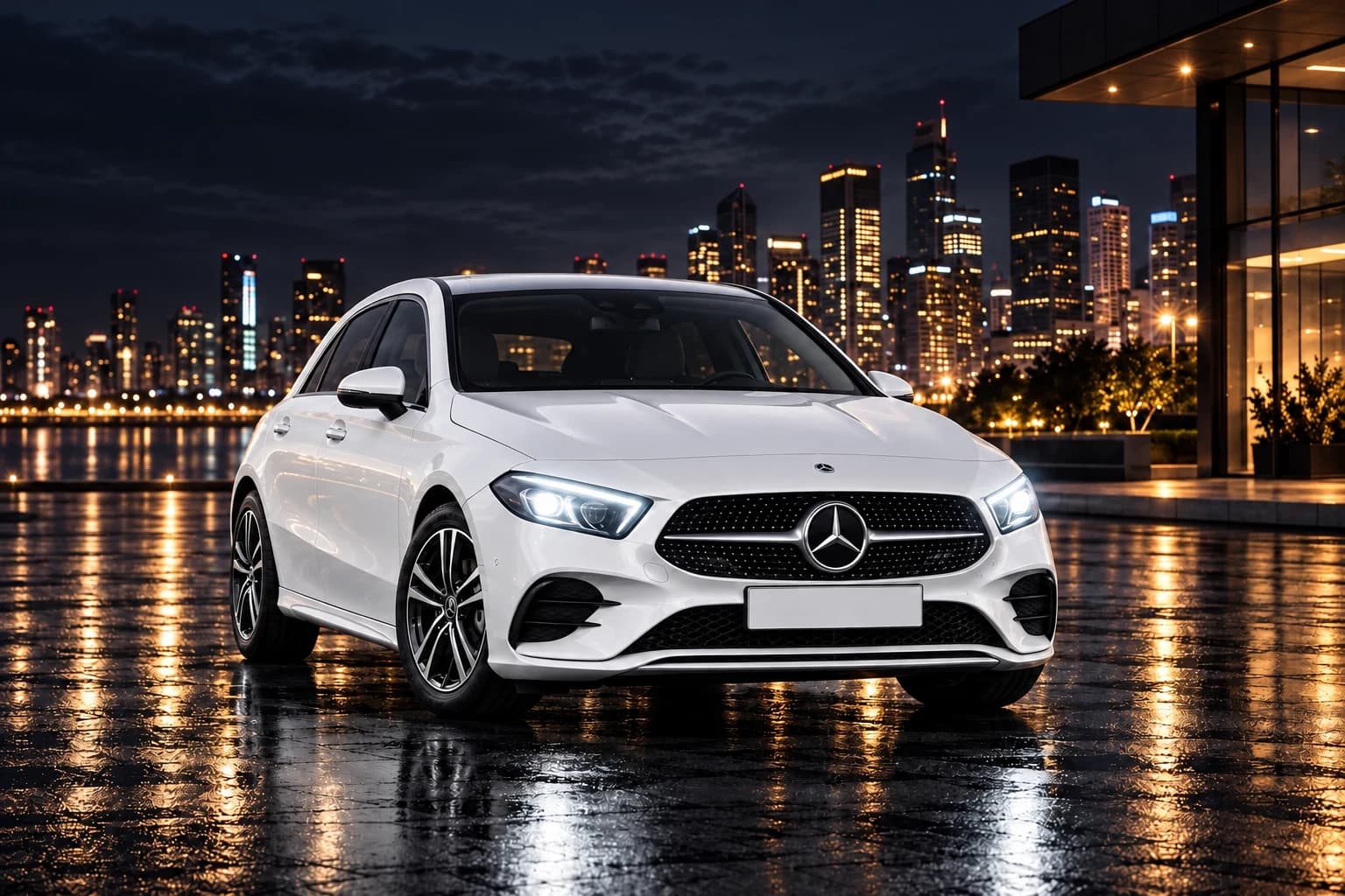 Mercedes-Benz Clase A blanco de noche