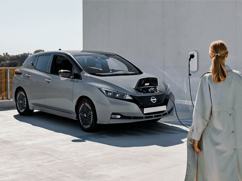 carga-nissan-leaf autonomia nissan leaf bateria con garantia 8 años