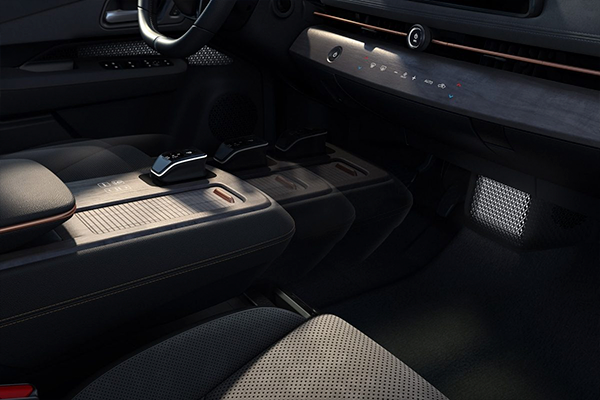 nissan-ariya-stock-vo-interior