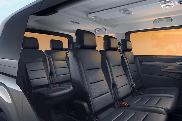 peugeot-traveller-stock-vo-asientos