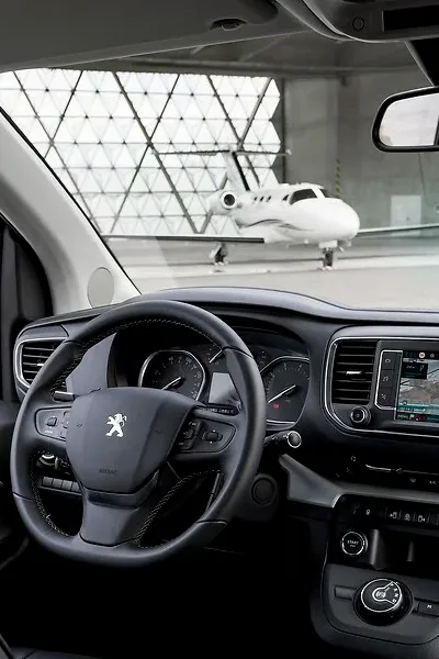 peugeot-traveller-stock-vo-banner