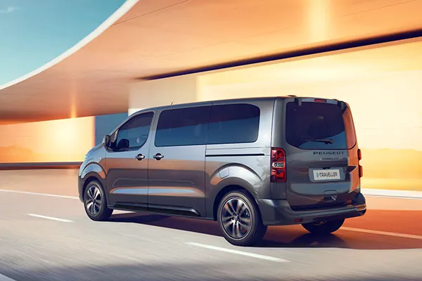 peugeot-traveller-stock-vo-trasera