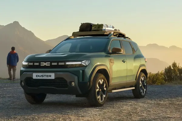 Dacia Duster stock VO Foto de un Dacia Duster en la montaña