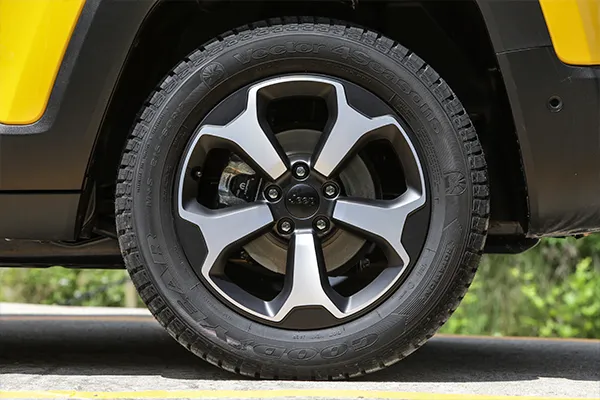 jeep-renegade-stock-vo-rueda