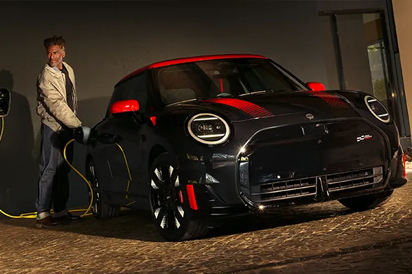 mini-jcw-stock-vo-enchufable
