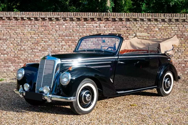 Mercedes-220b Mercedes-220b