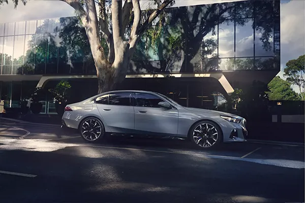 bmw-i5-stock-vo-exterior