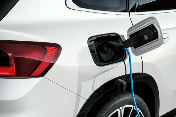 BMW iX1 blanco enchufable Cable enchufe eléctrico BMW iX1