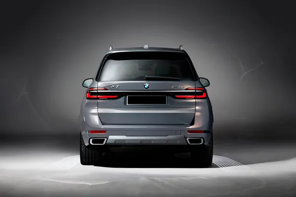 bmw x7 rear view
