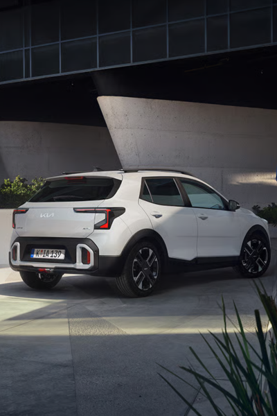Parte trasera de un Kia EV4 KM0