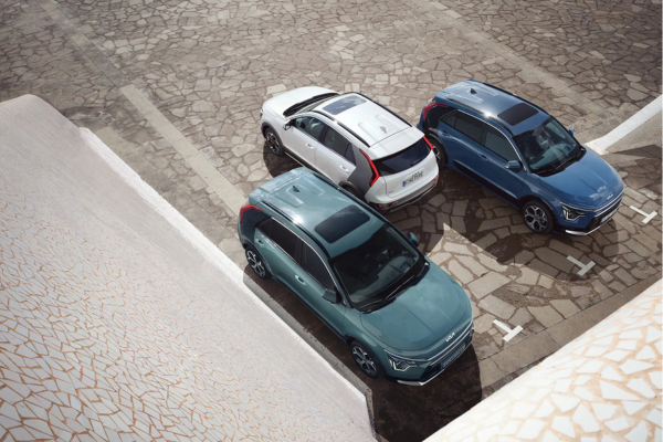 Gama e-Niro segunda mano Tres unidades del e-Niro de segunda mano en colores verde, blanco y azul