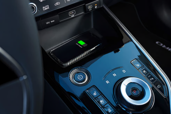 Cargador inalámbrico Kia e-Niro ocasión Consola central del Kia e-Niro de ocasión con carga inalámbrica y selector de marchas