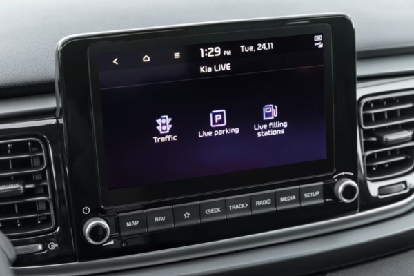 Pantalla táctil de un Kia Rio segunda mano de la 4ª generación (2017-2023)