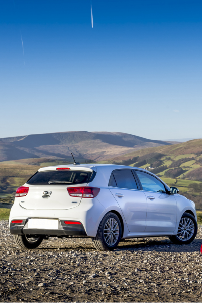 Kia Rio de segunda mano blanco
