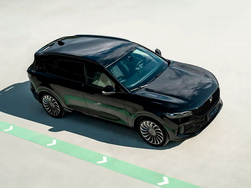 bline-lateral Nuevo Voyah Free black edition