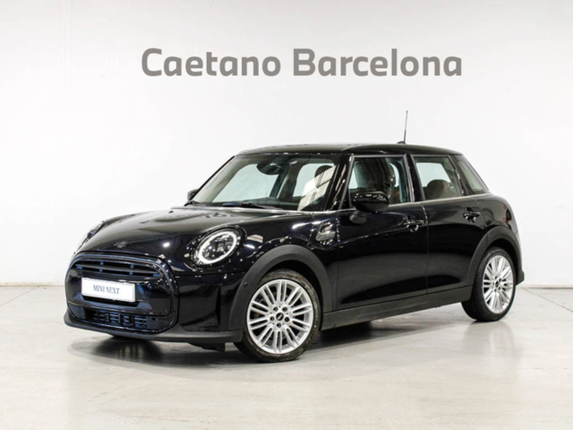 MINI Cooper 5 Puertas — Caetano Barcelona
