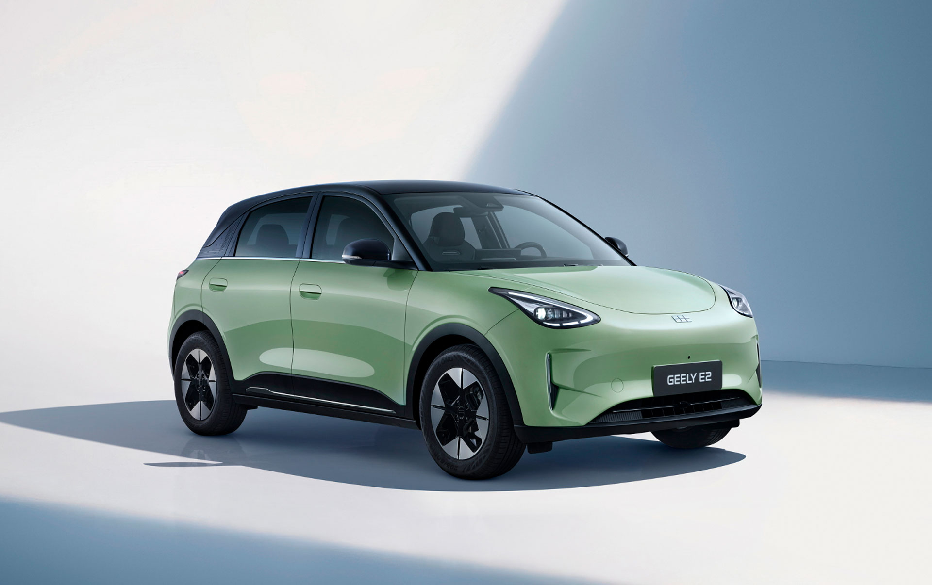 GEELY E2 exterior